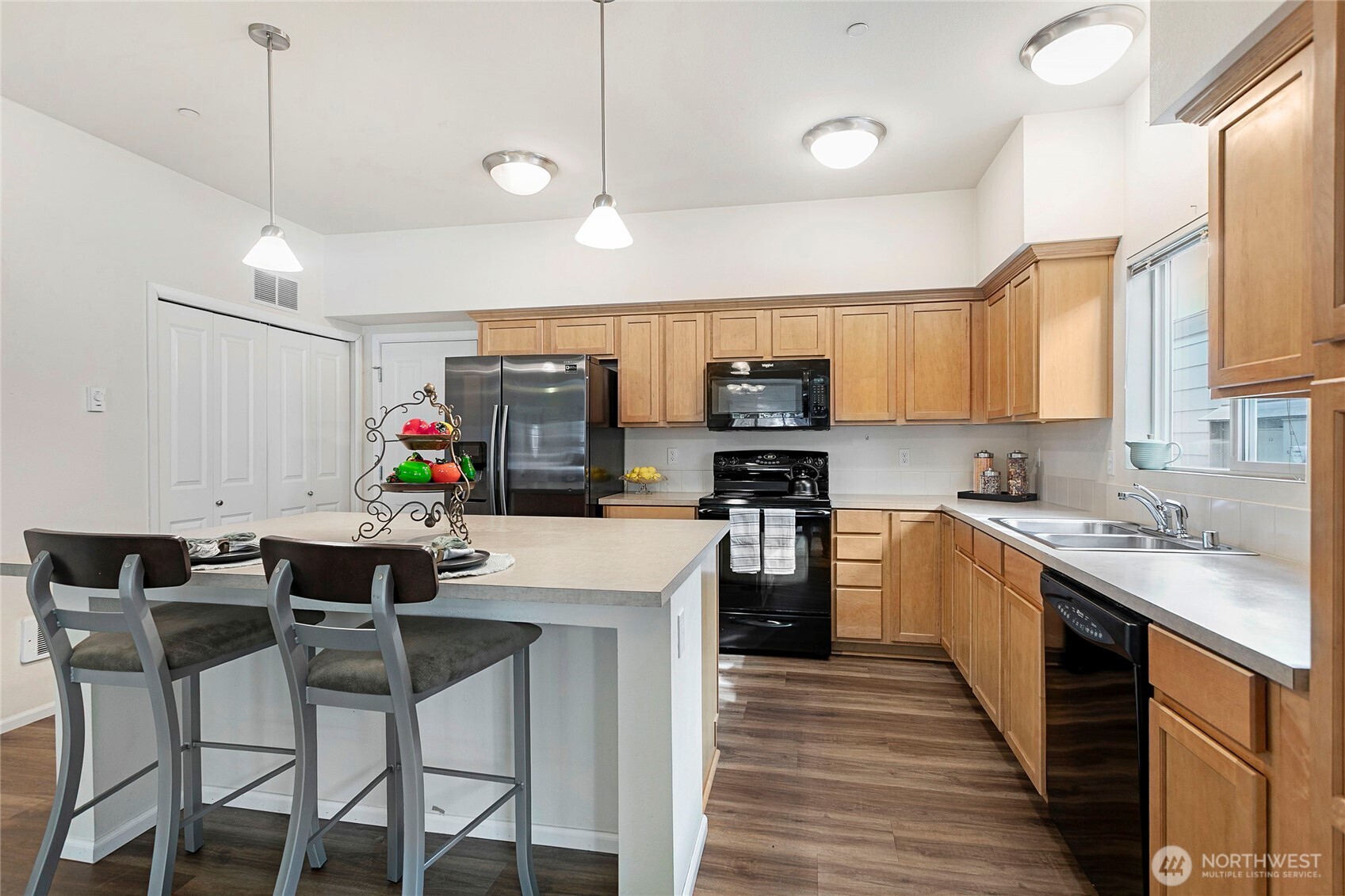 351 Tremont Avenue 102 Property Photo 6