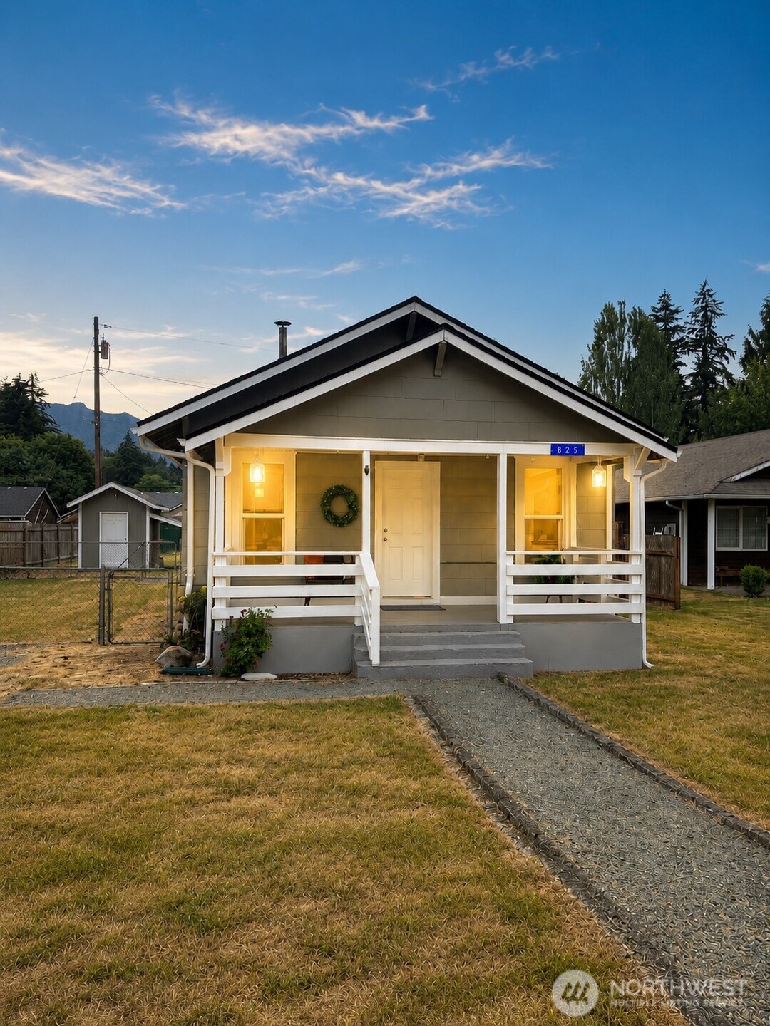 825 Givens Avenue Property Photo 1