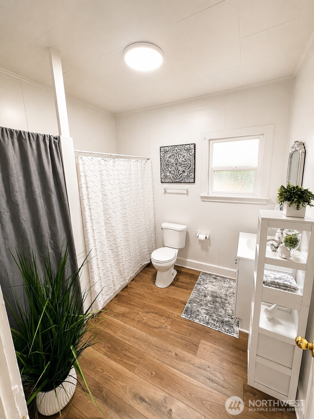 825 Givens Avenue Property Photo 7