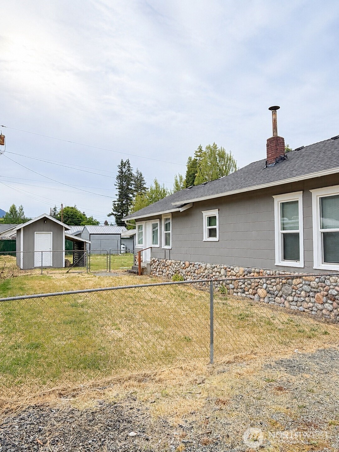825 Givens Avenue Property Photo 14
