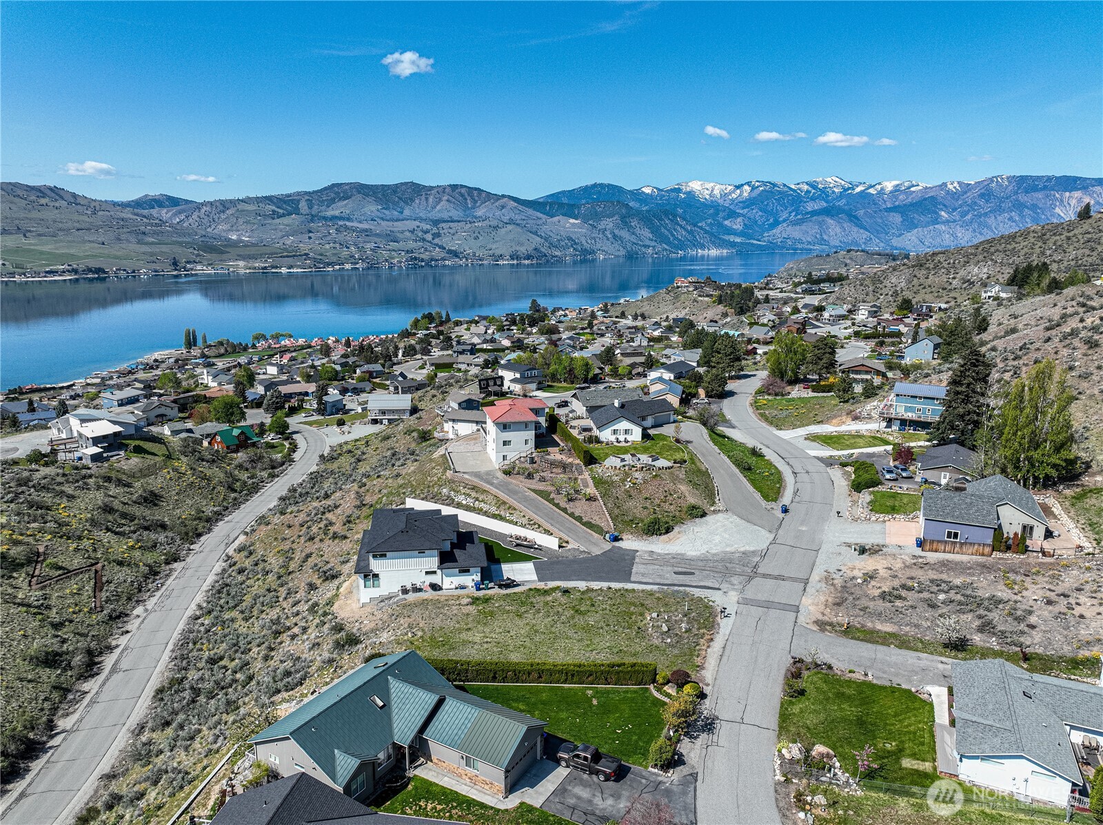 212 Stehekin Way Property Photo 4