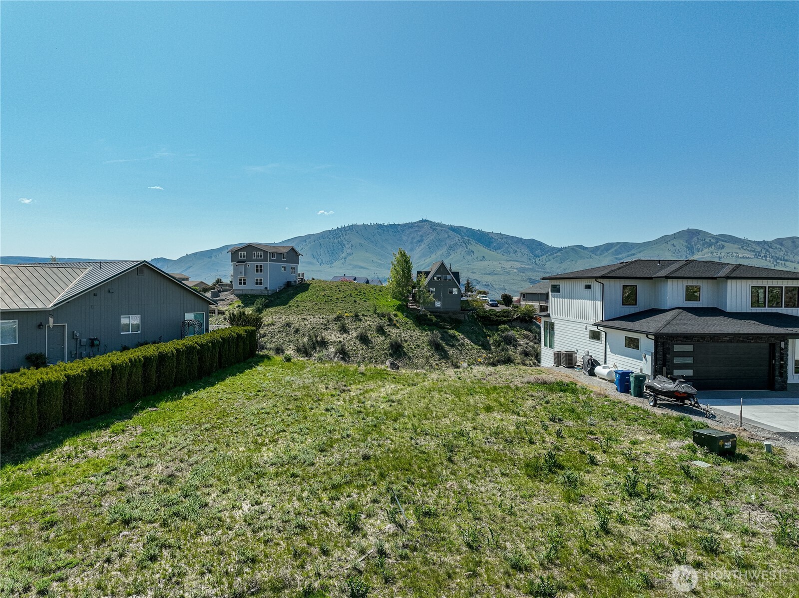 212 Stehekin Way Property Photo 6