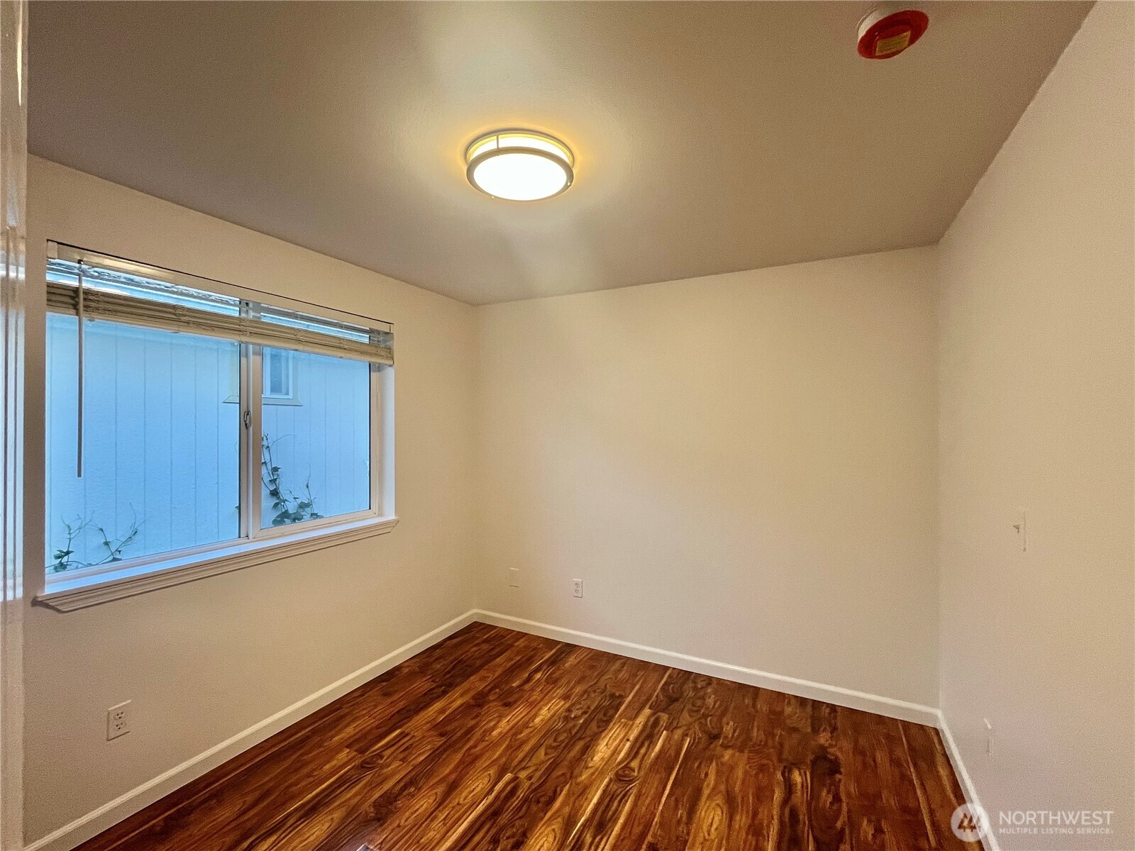 10453 1st Avenue Property Photo 10