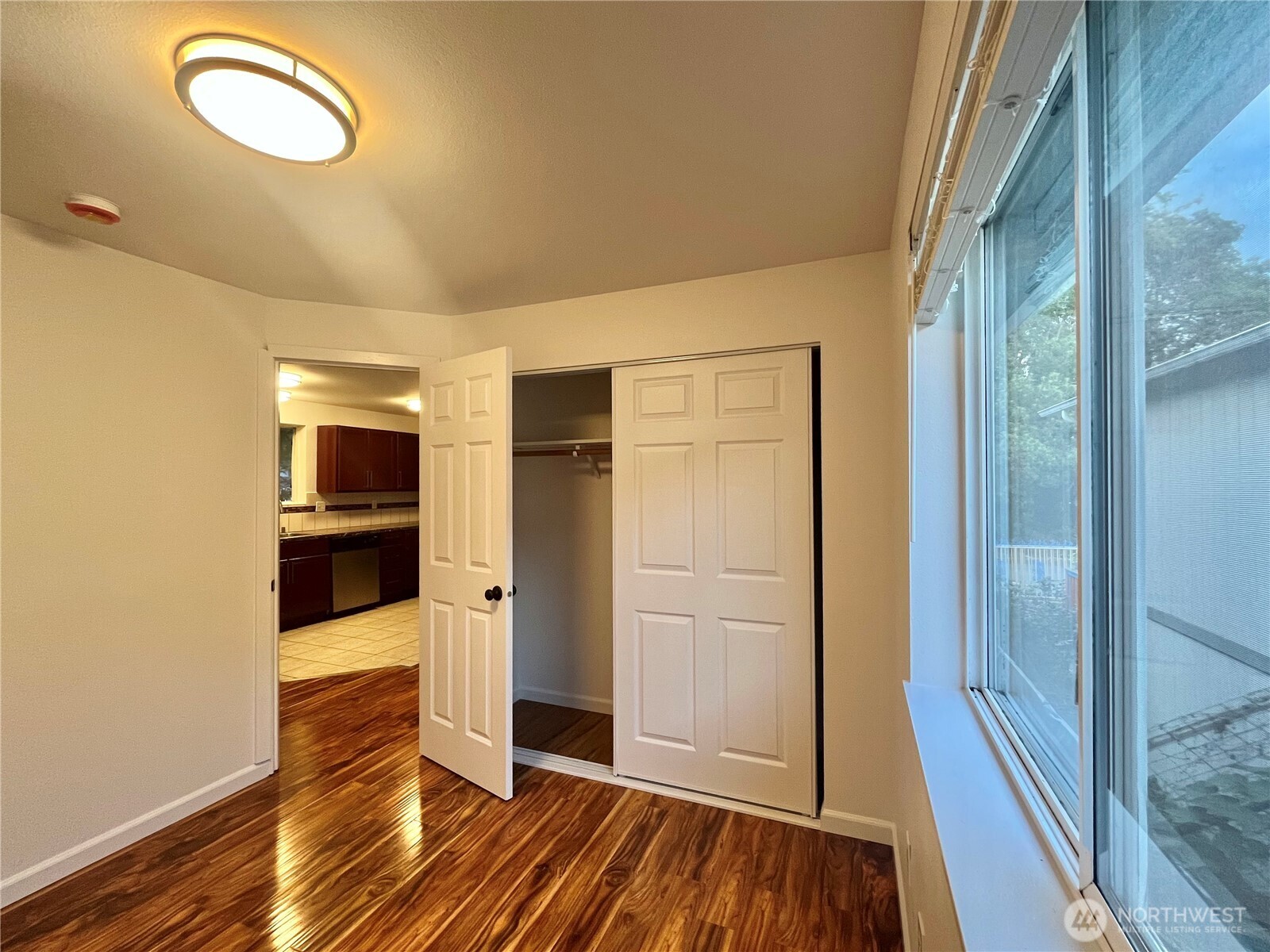 10453 1st Avenue Property Photo 11