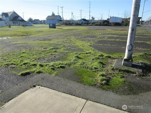 1521 Simpson Avenue Property Photo 2