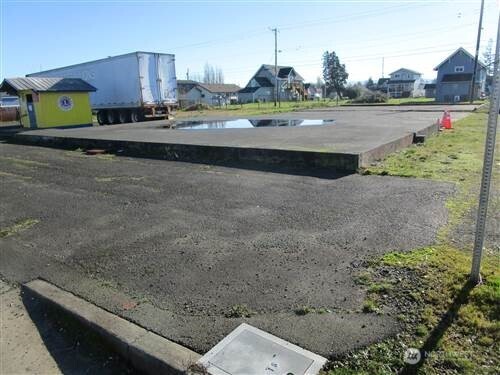 1521 Simpson Avenue Property Photo 3
