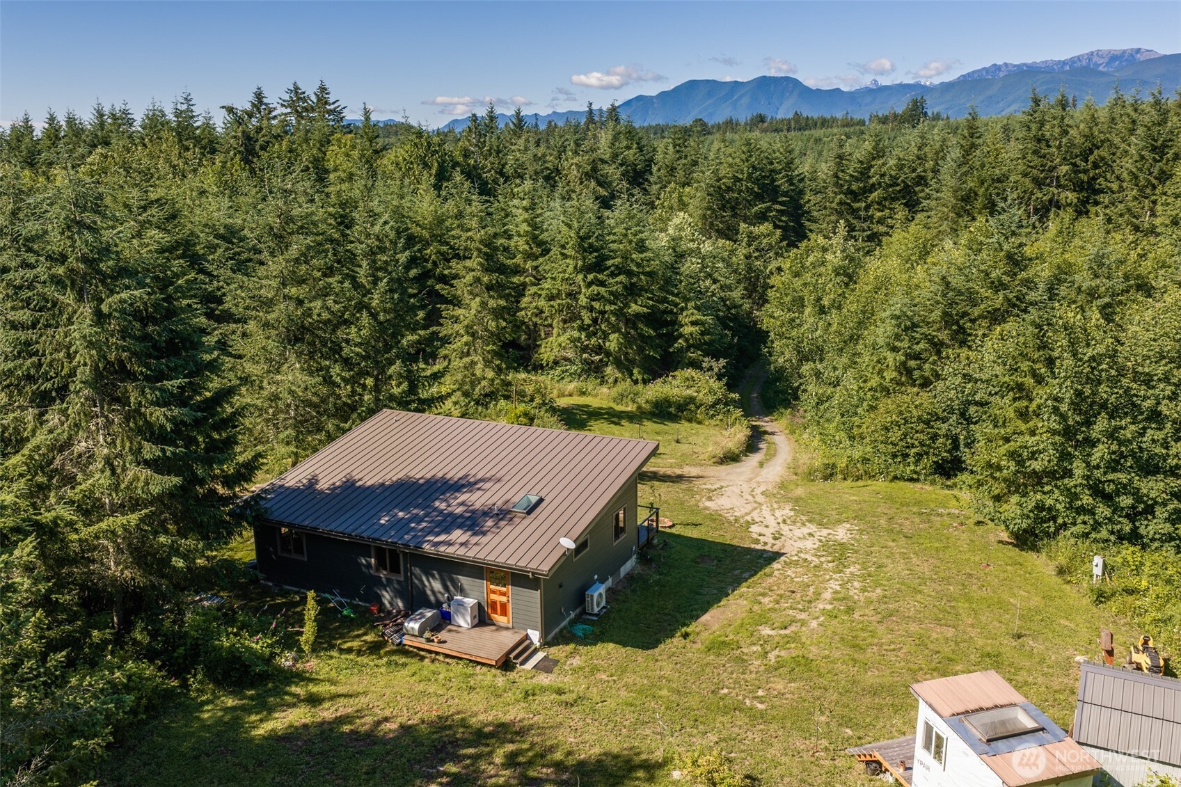 1833 Eaglemount Road Property Photo 4