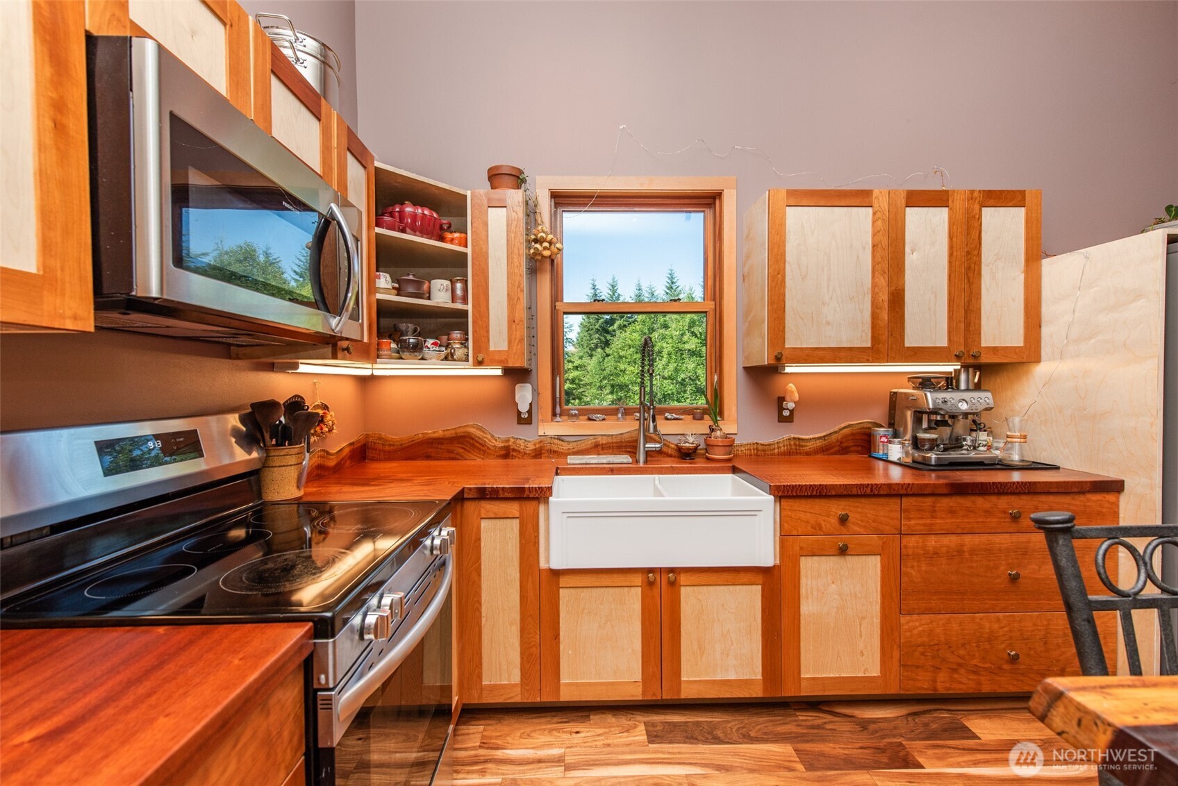 1833 Eaglemount Road Property Photo 10