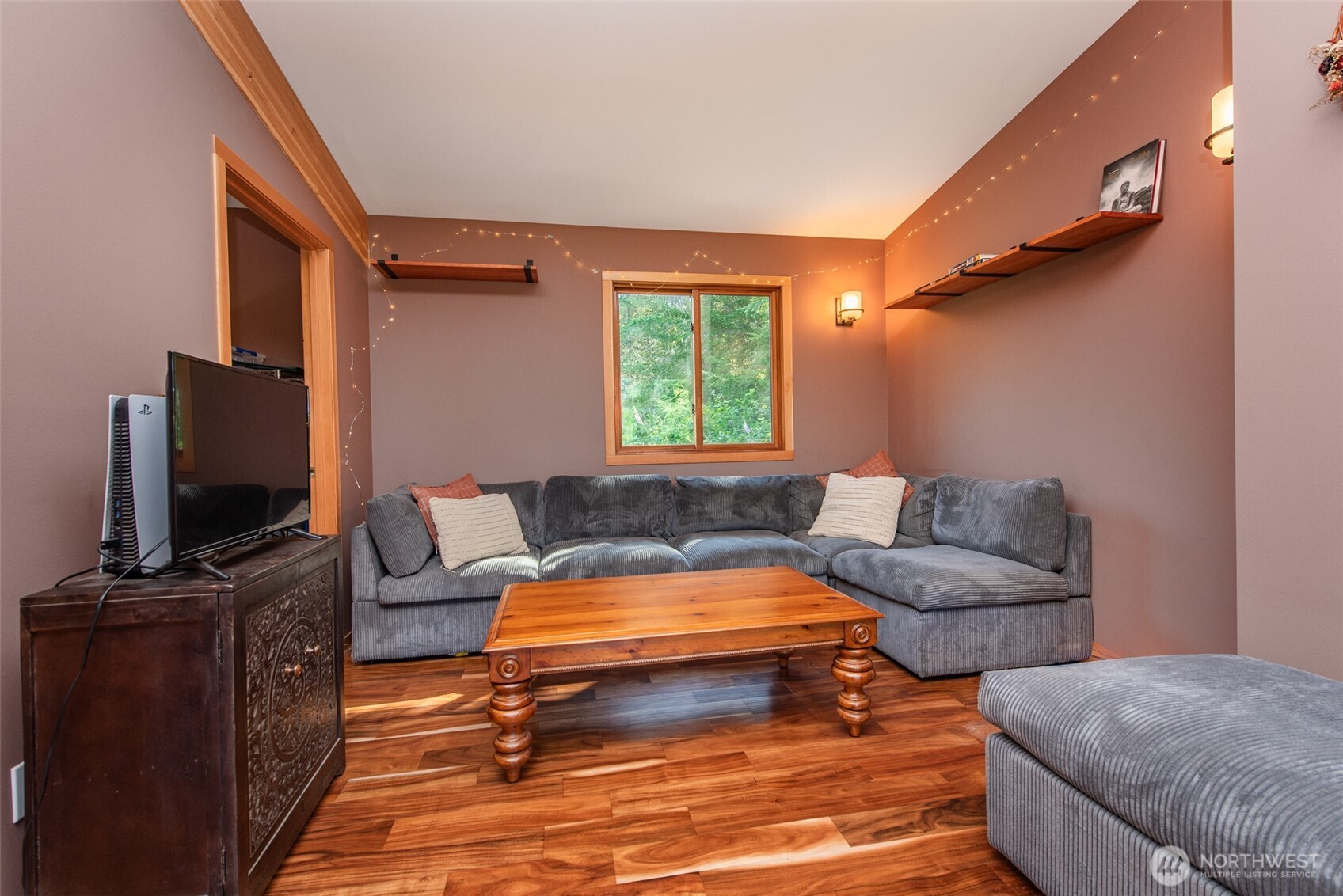 1833 Eaglemount Road Property Photo 12