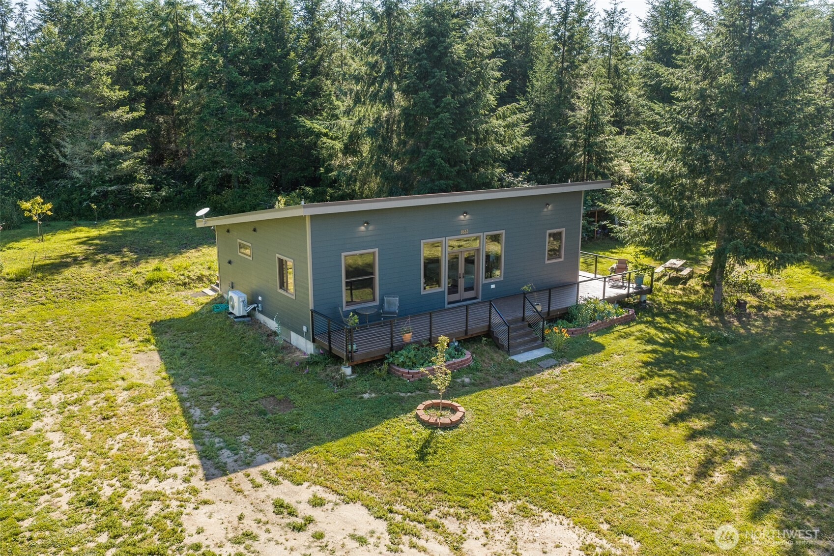 1833 Eaglemount Road Property Photo 38