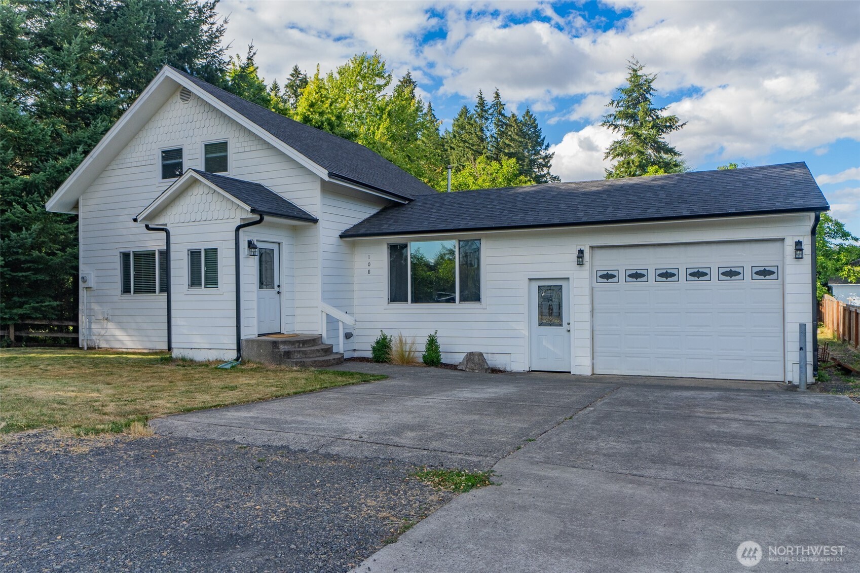 108 Sw Campbell Street Property Photo 2