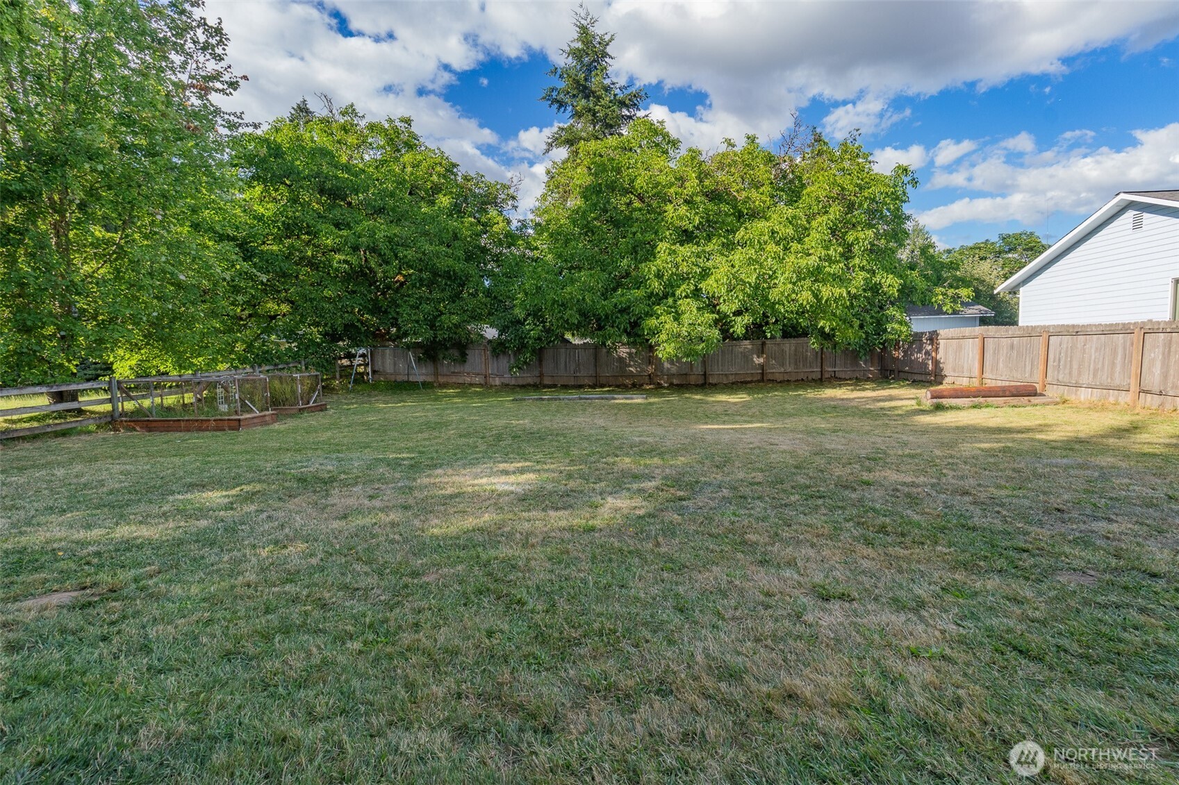 108 Sw Campbell Street Property Photo 35