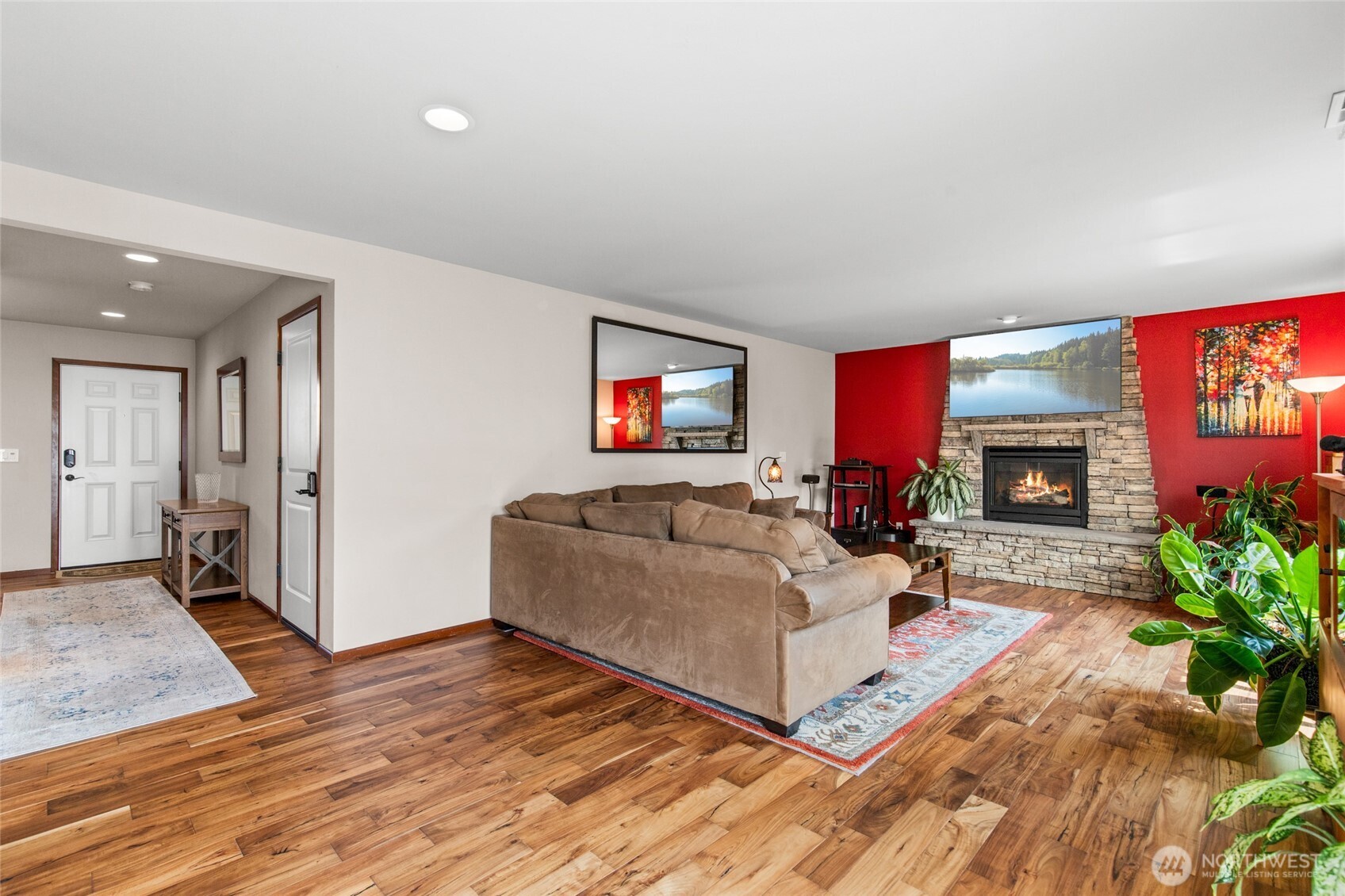 1126 144th Place Property Photo 5