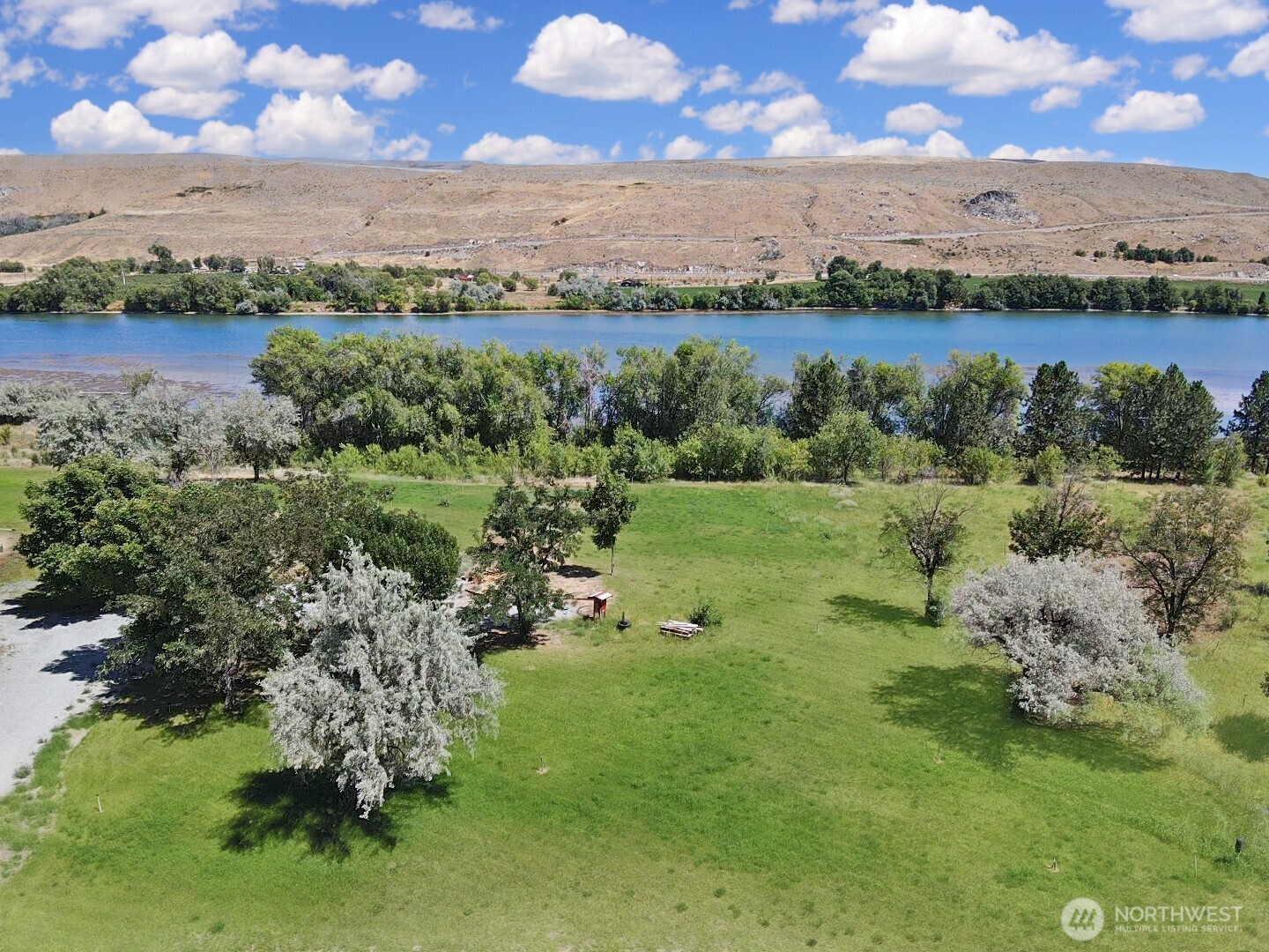 306 Monse River Road Property Photo 4