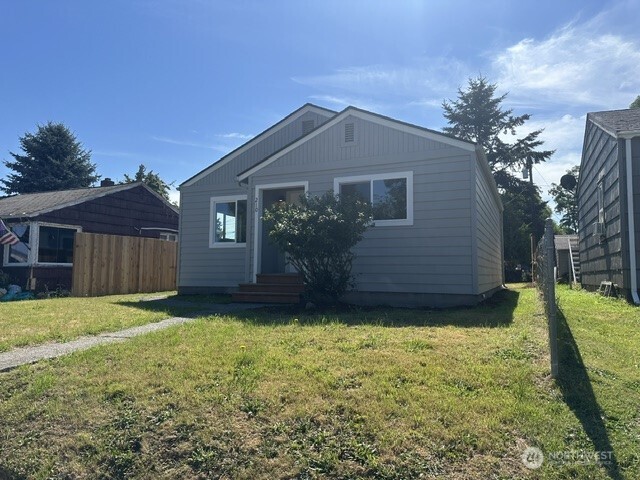 210 24th Avenue Property Photo 2