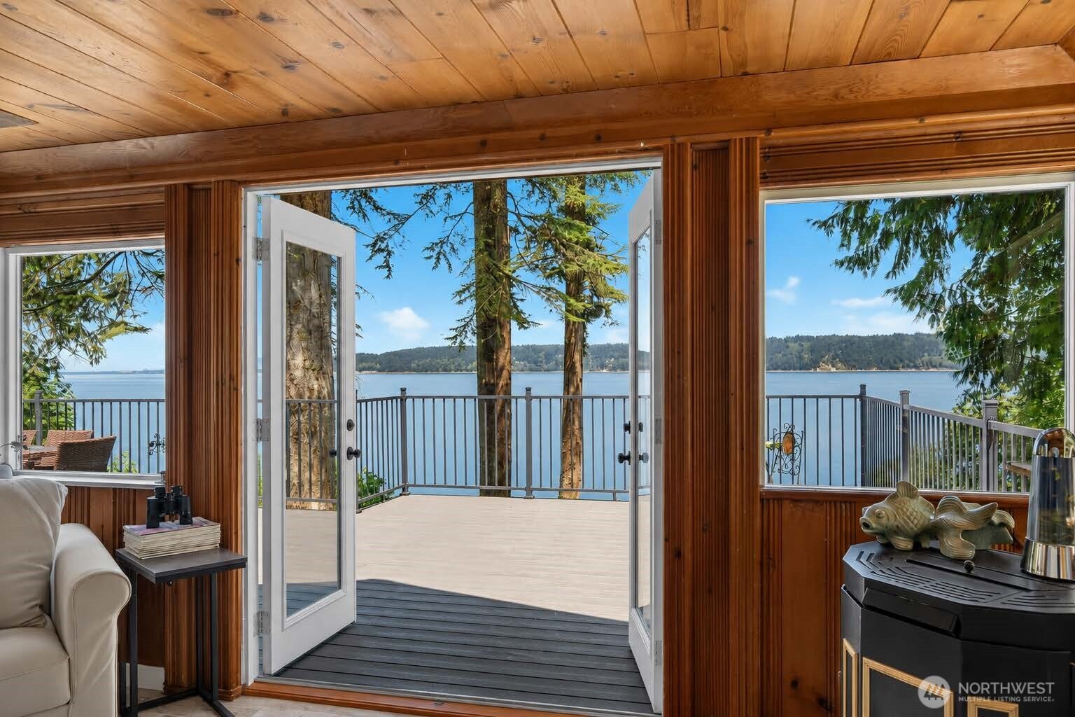 3365 Shoreline Drive Property Photo 1