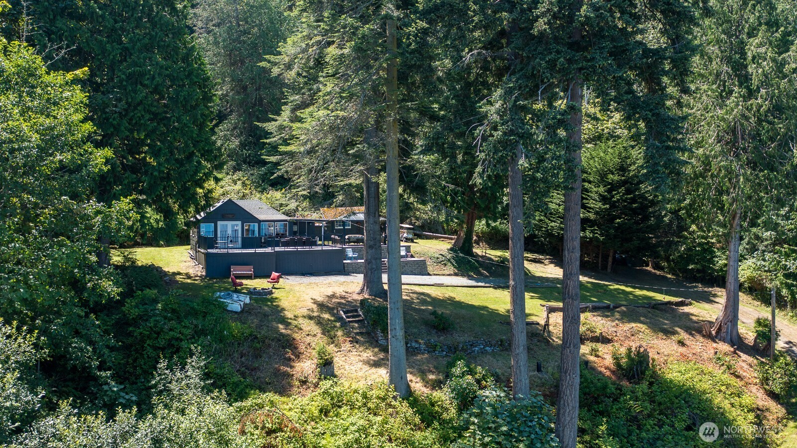 3365 Shoreline Drive Property Photo 6