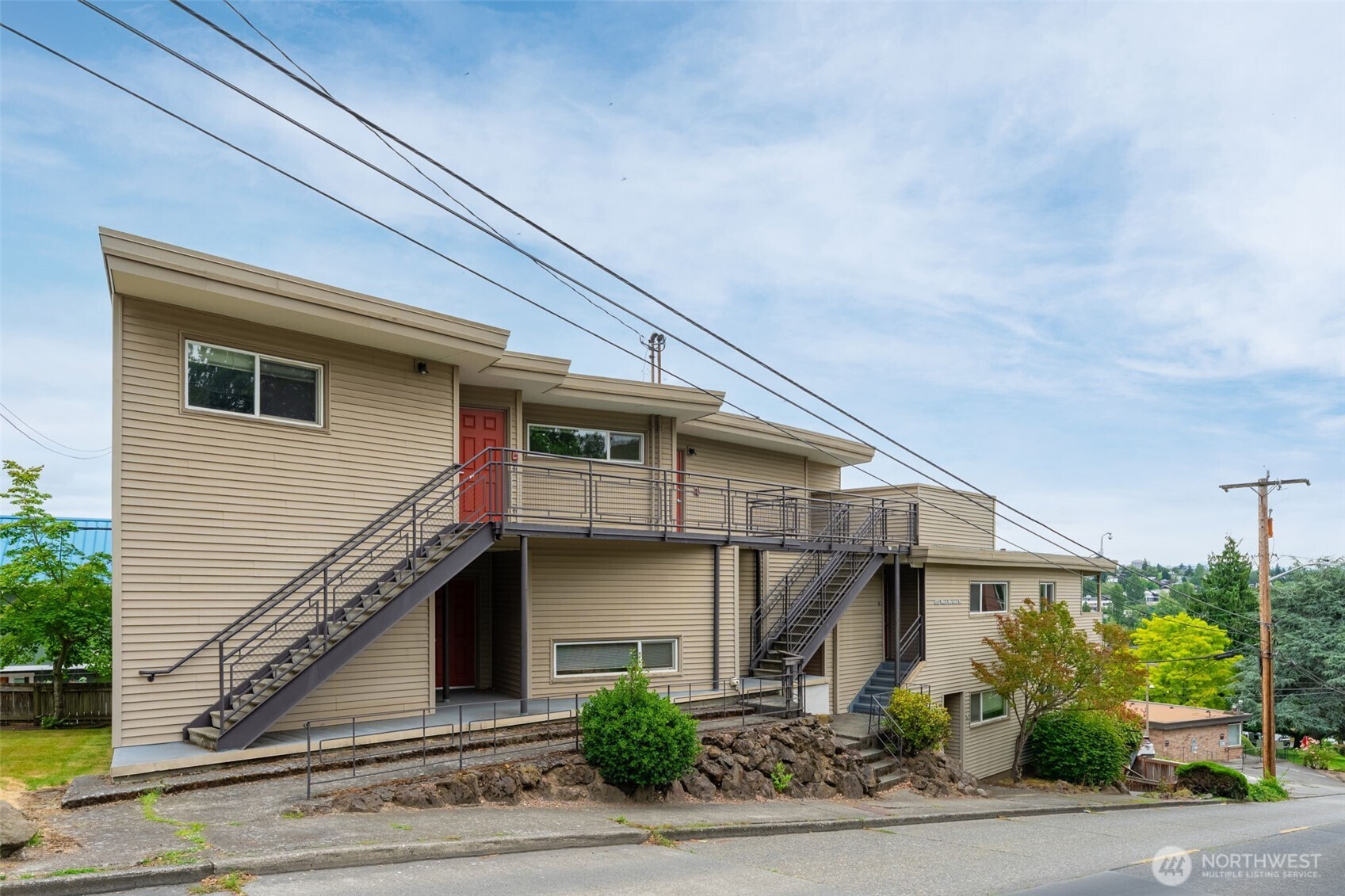650 W Bertona Street Property Photo 8