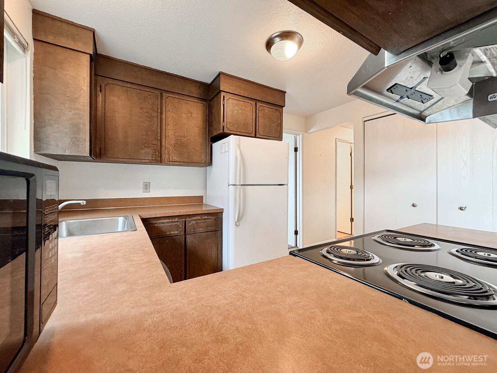 136 Mckean Court Property Photo 4
