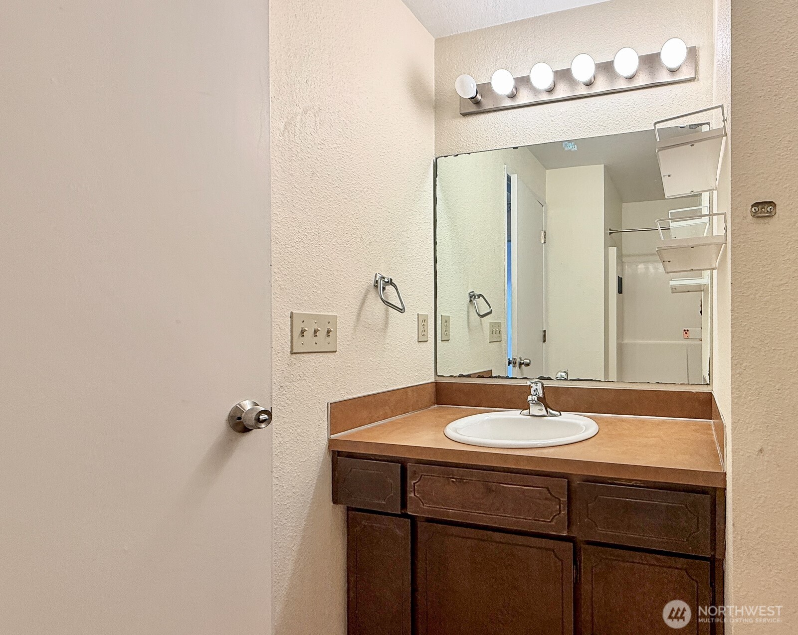 136 Mckean Court Property Photo 12