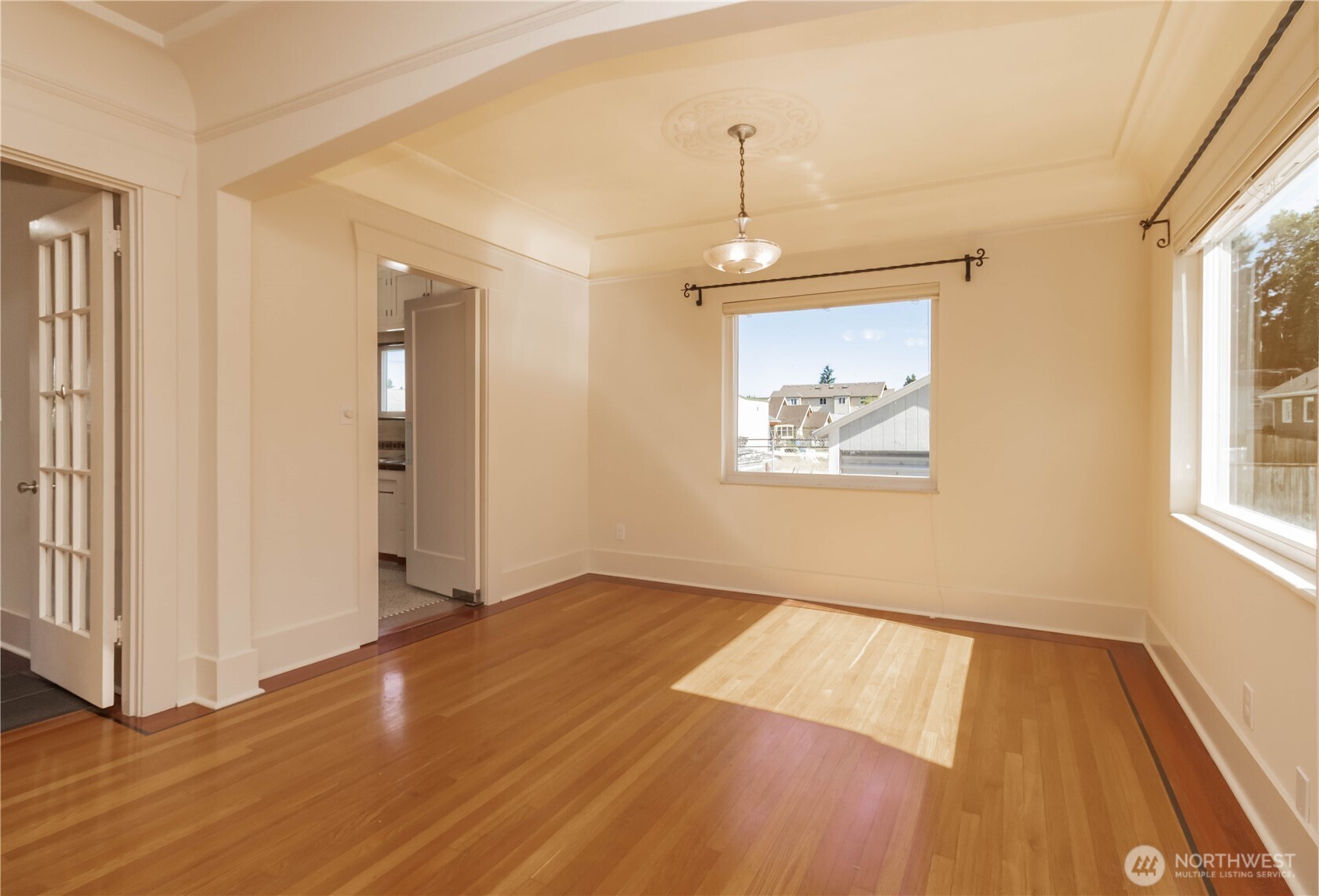 617 Burnett Avenue Property Photo 8