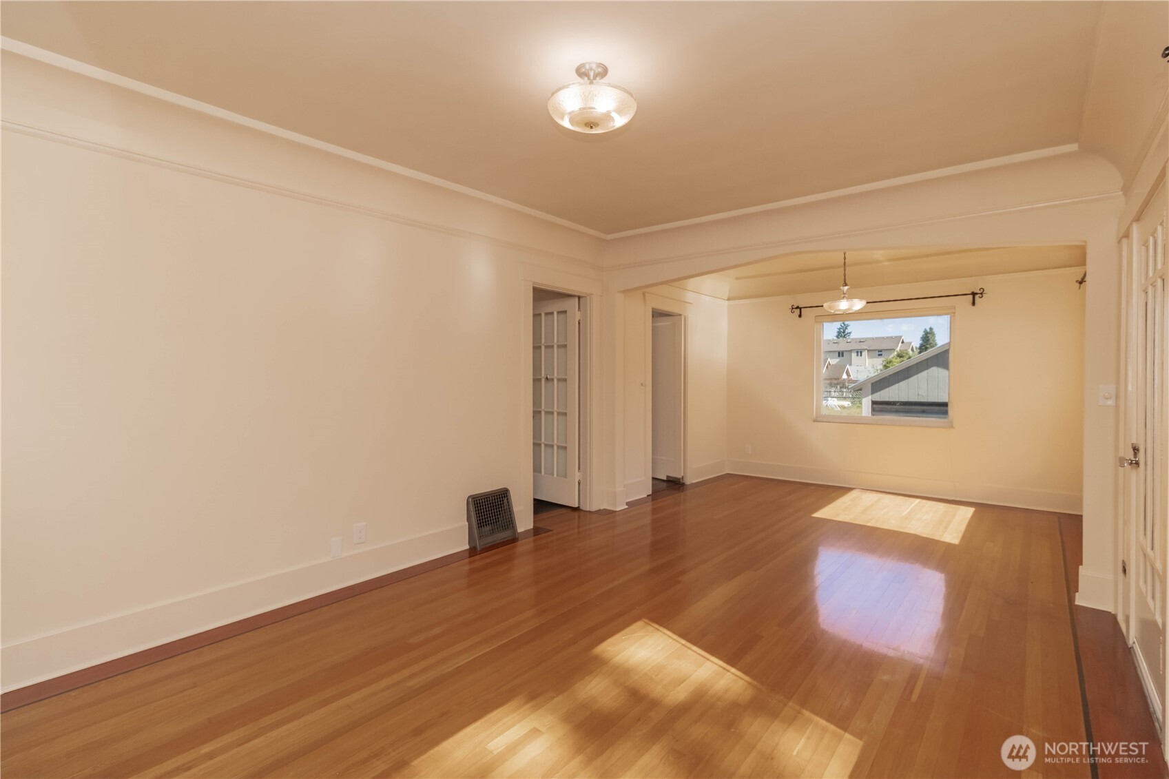 617 Burnett Avenue Property Photo 12