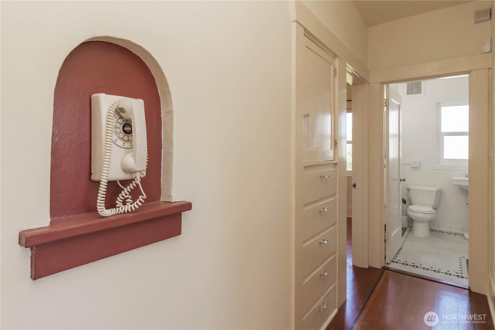 617 Burnett Avenue Property Photo 18