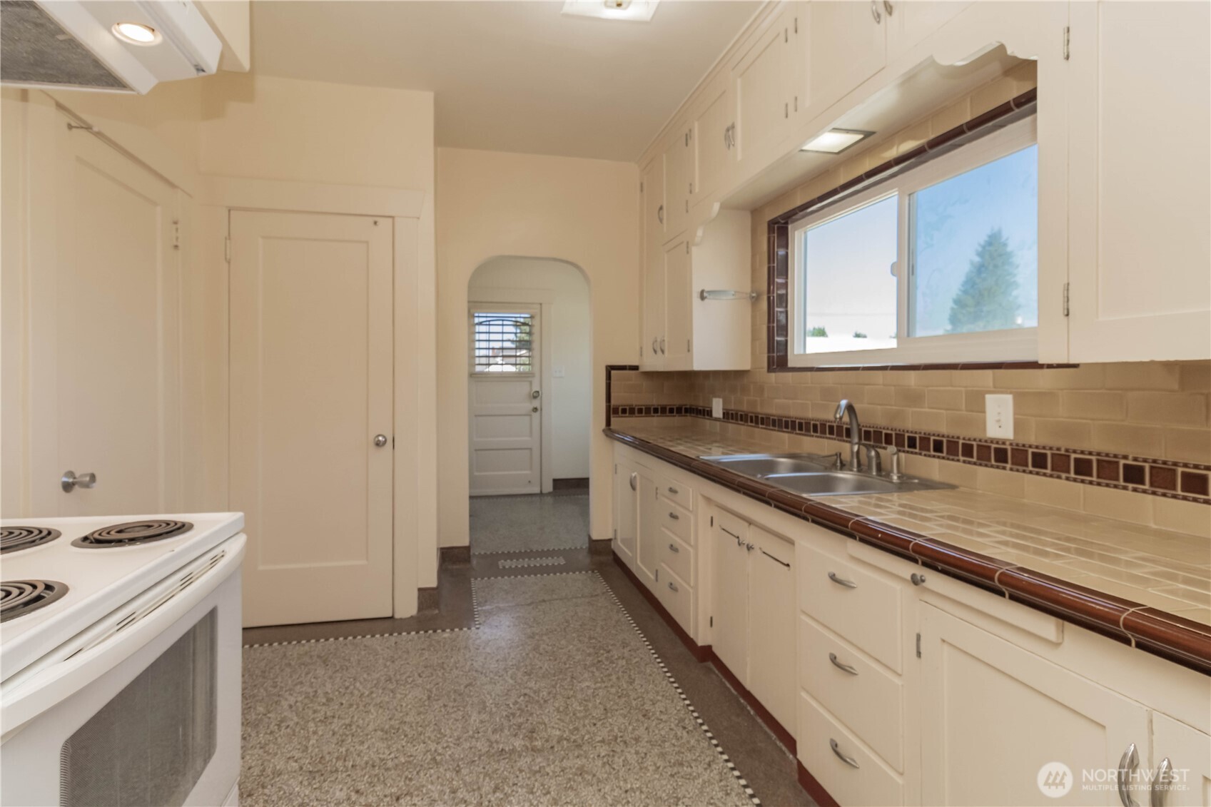 617 Burnett Avenue Property Photo 20