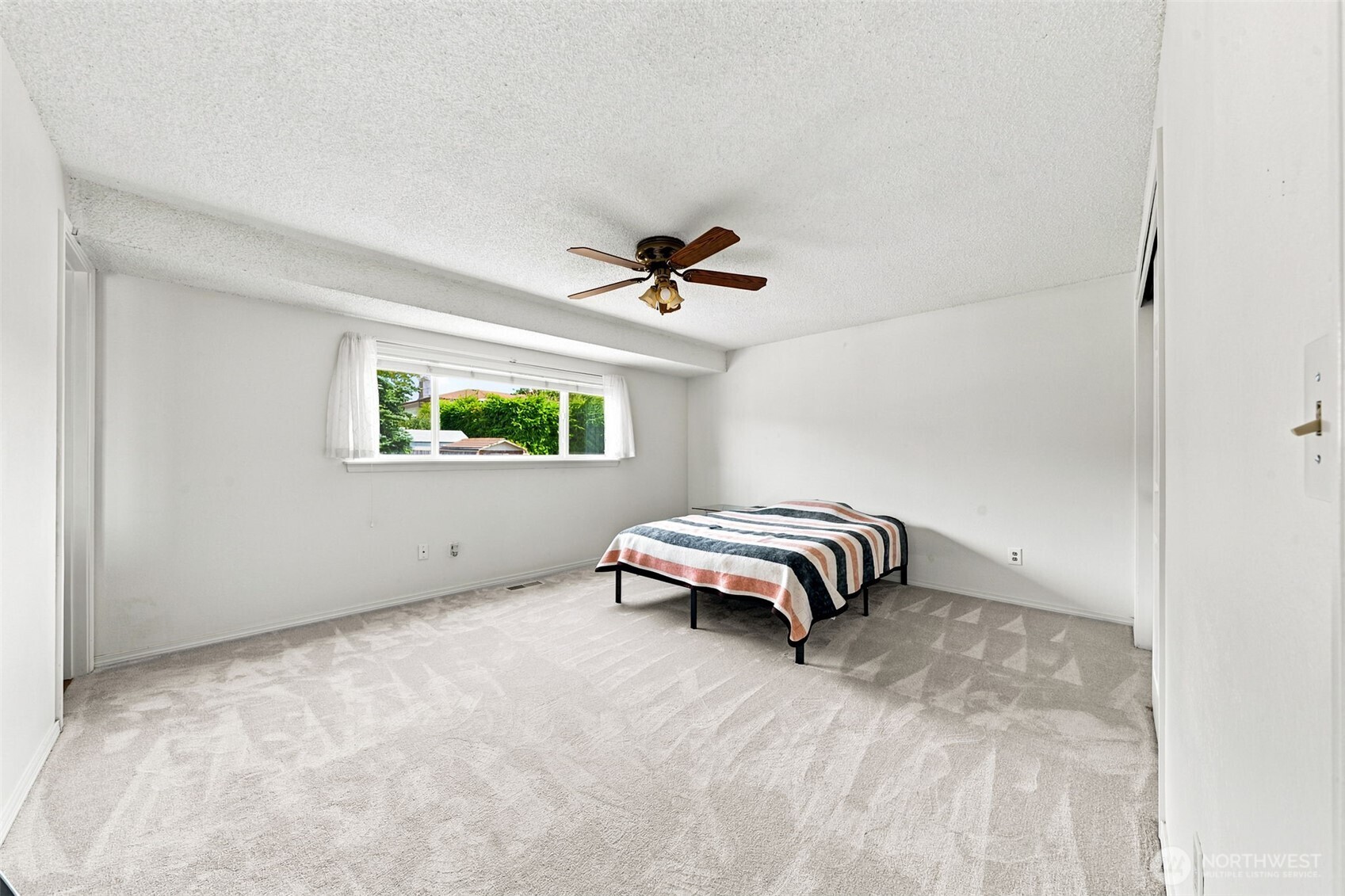 1729 S Jackson Avenue Property Photo 10