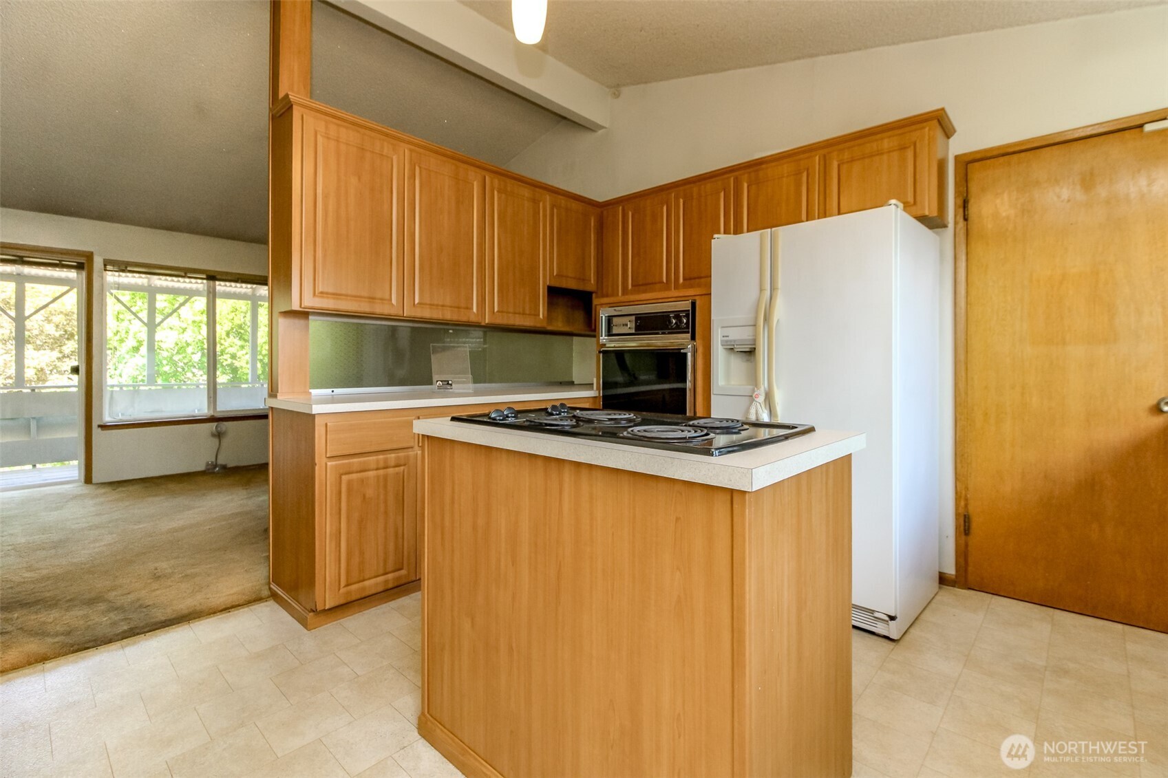 105 156th Avenue Property Photo 5