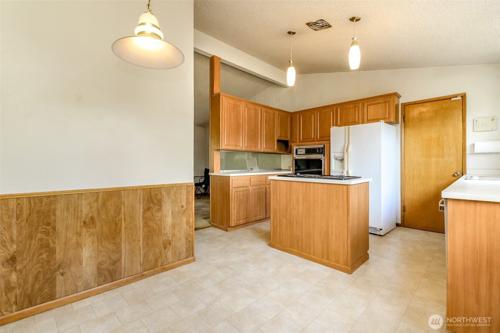 105 156th Avenue Property Photo 6