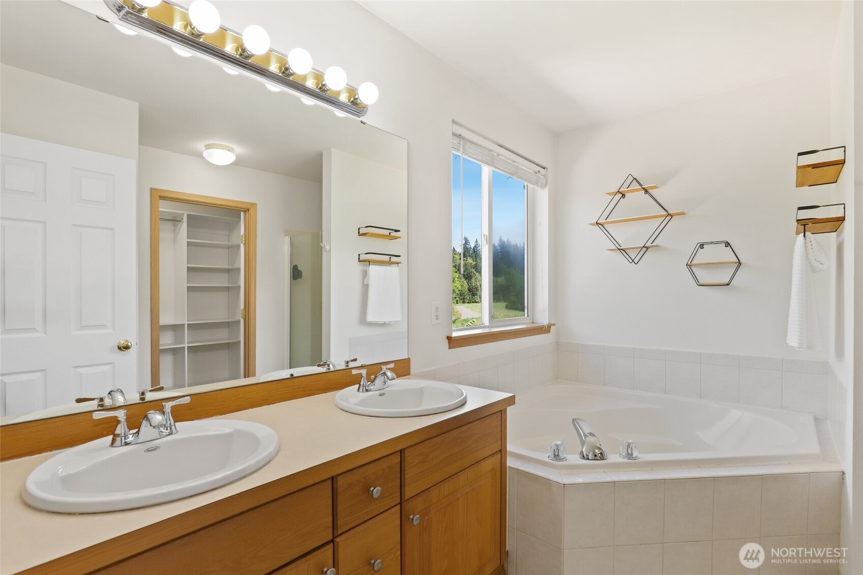 10714 185th Avenue Property Photo 21