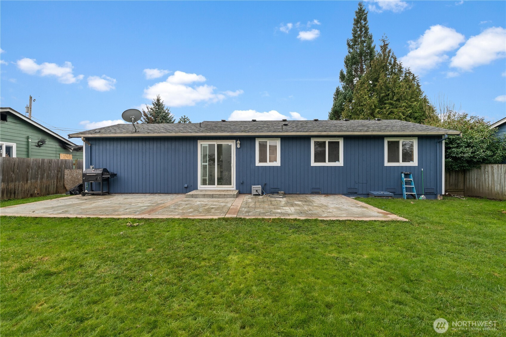 7631 273rd Street Property Photo 3