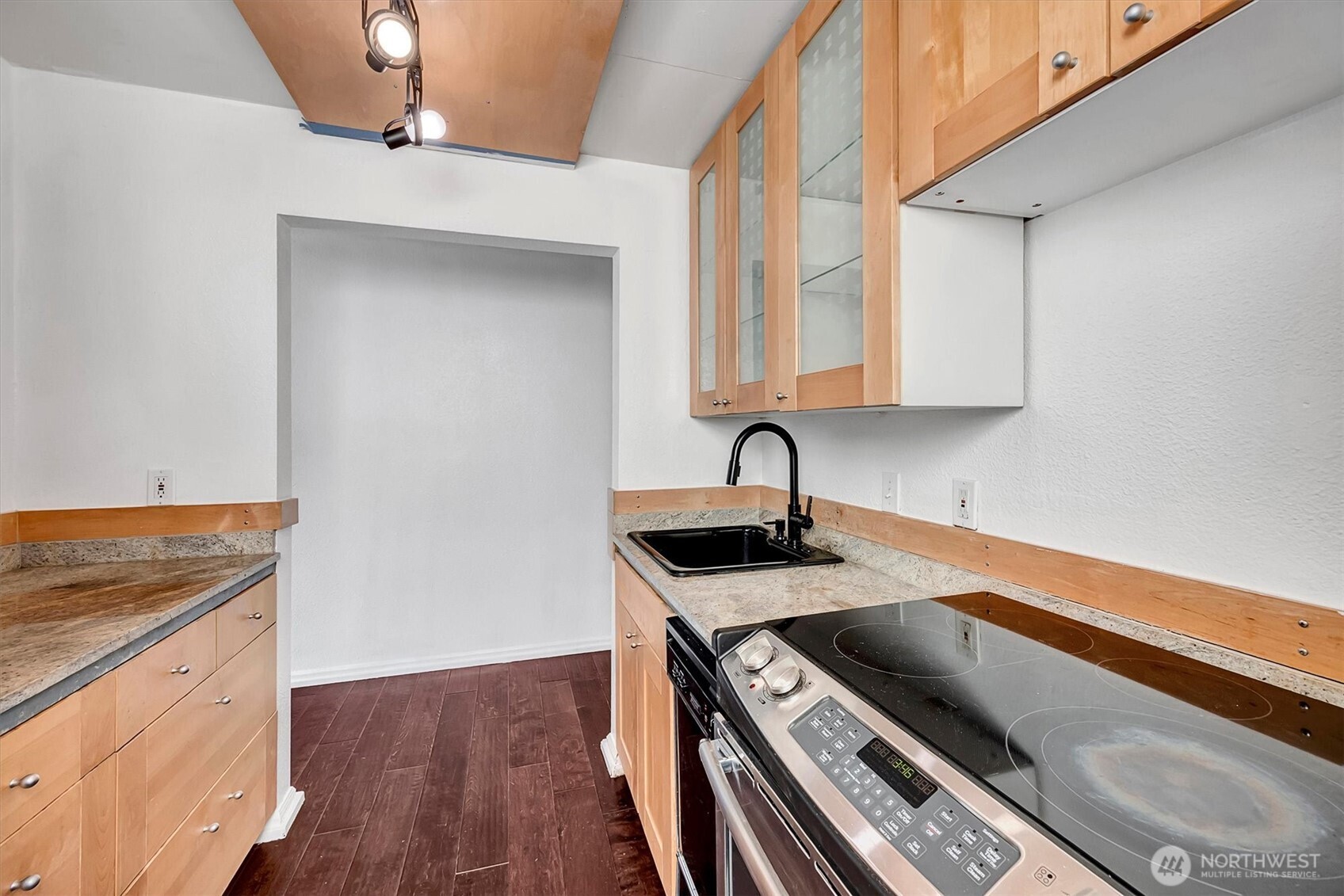 507 W Mercer Street 104 Property Photo 18