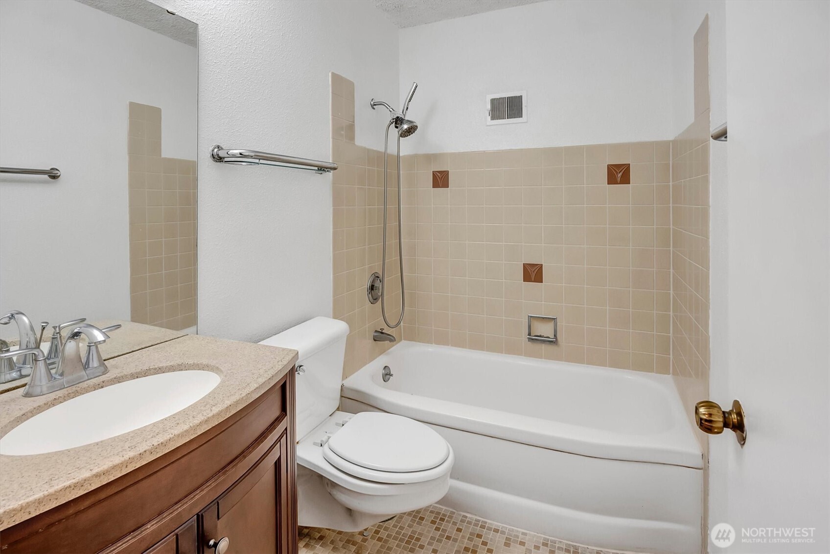 507 W Mercer Street 104 Property Photo 23