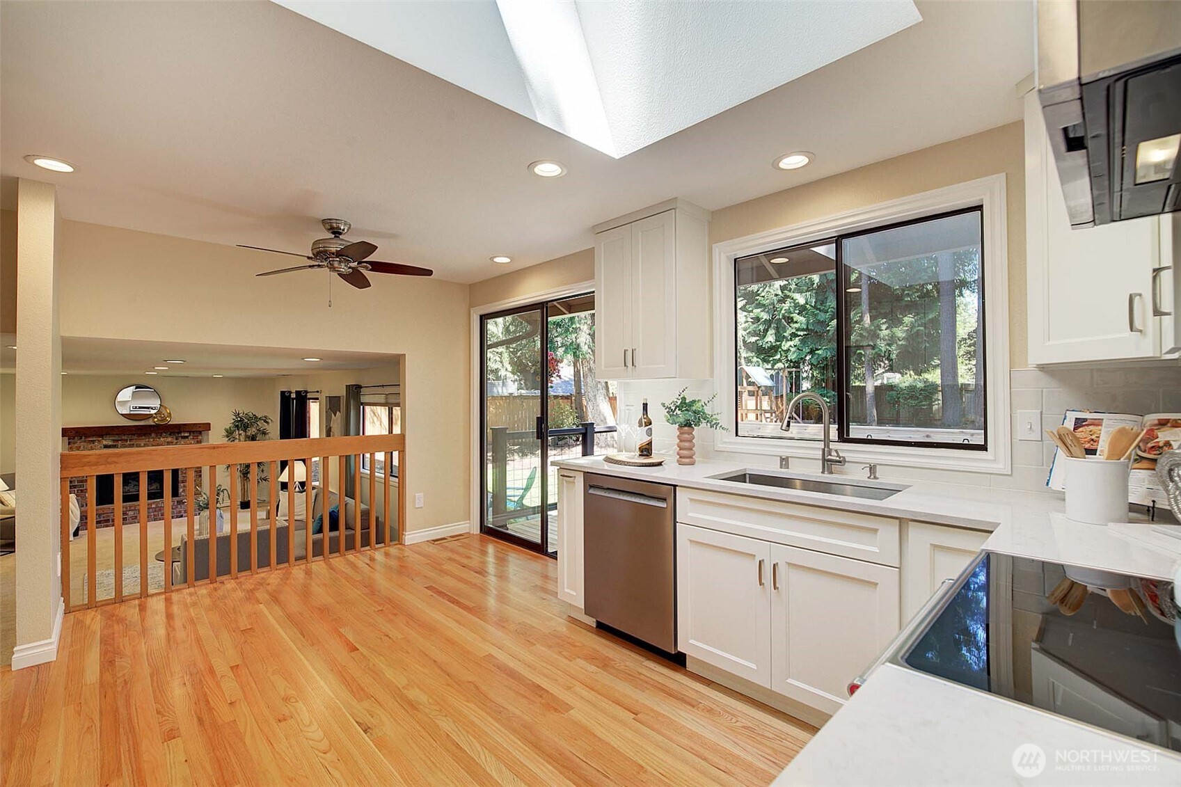 22014 Ne 13th Place Property Photo 7