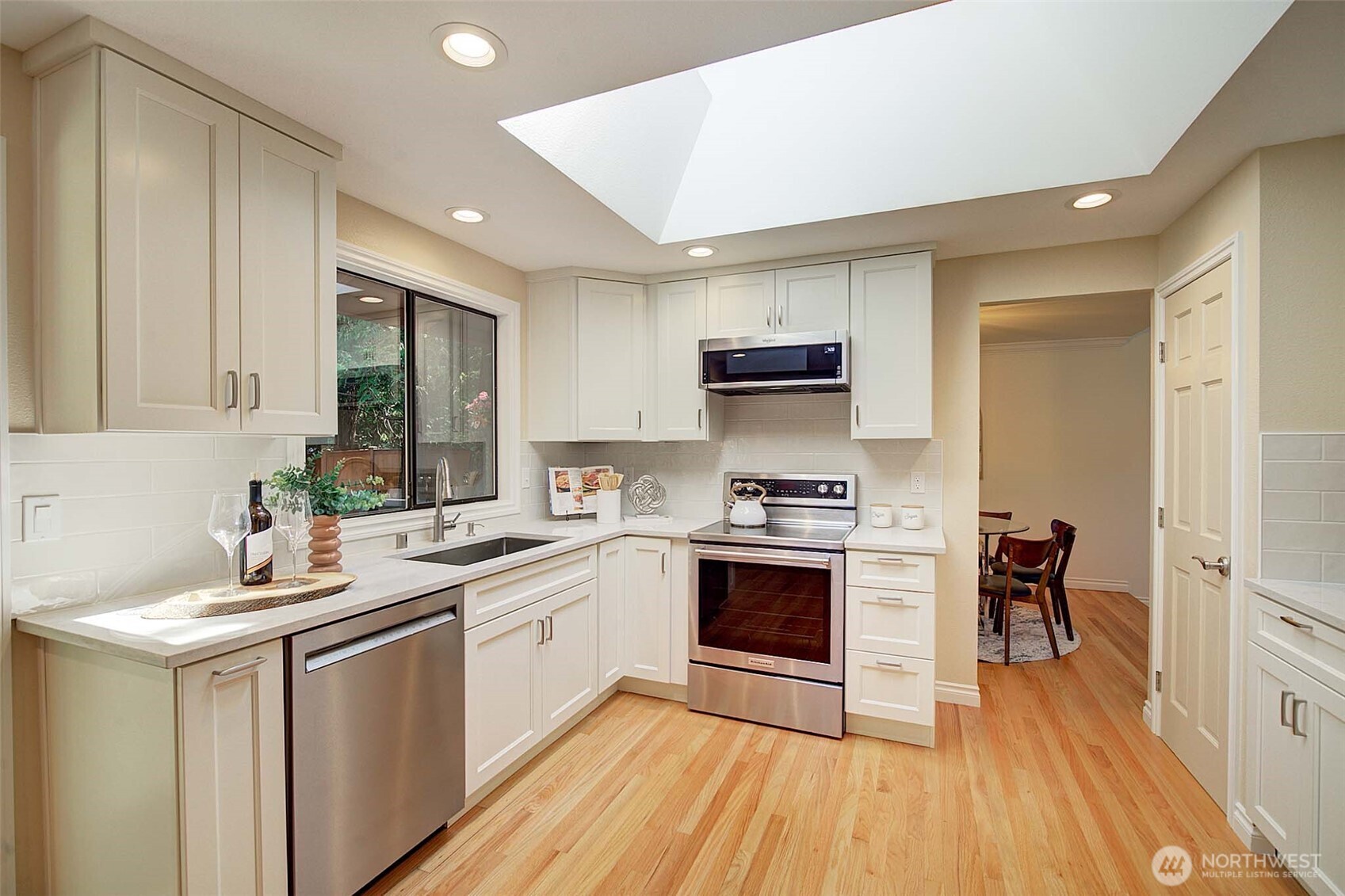 22014 Ne 13th Place Property Photo 8