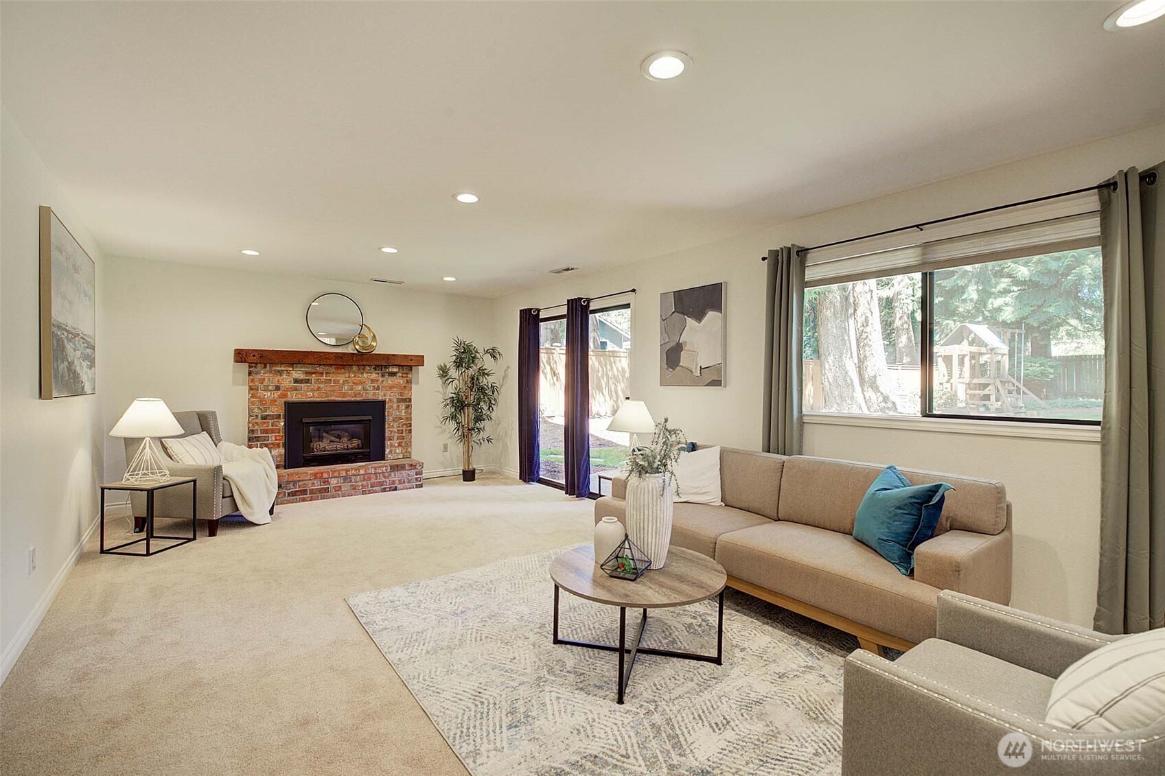 22014 Ne 13th Place Property Photo 12