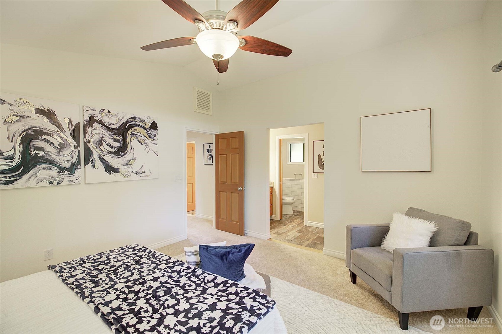 22014 Ne 13th Place Property Photo 17