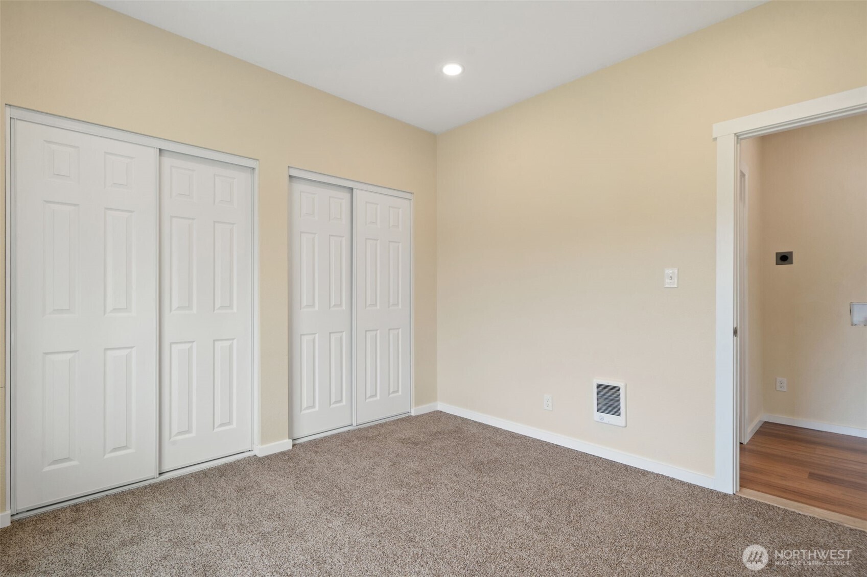 610 E 7th Street Property Photo 18
