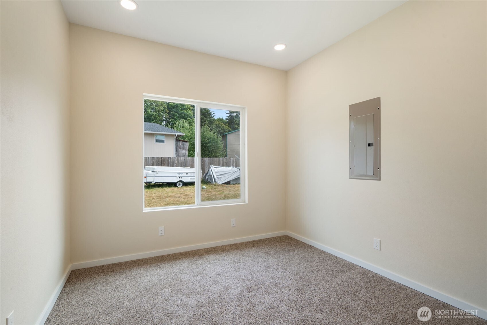 610 E 7th Street Property Photo 21
