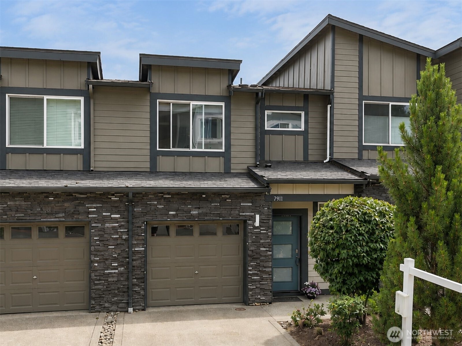 7911 19th Drive Property Photo 1