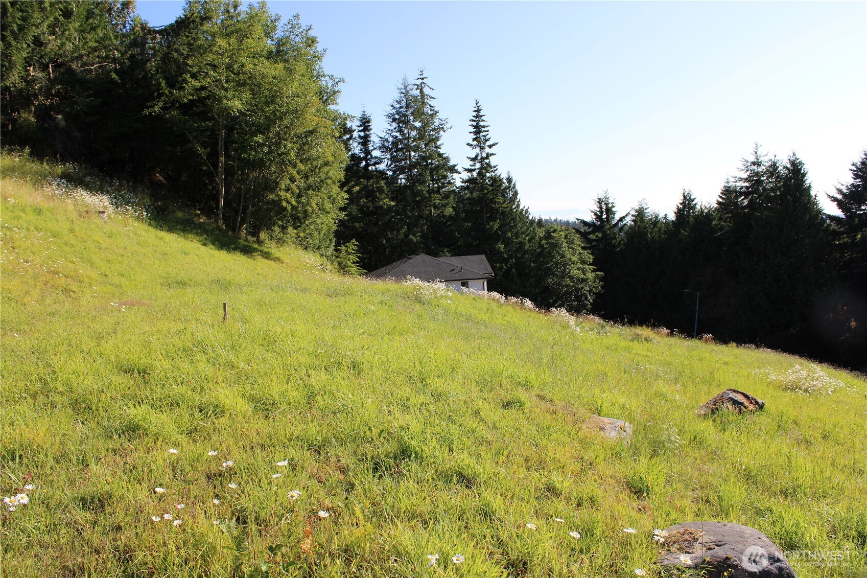 1076 Malvern Hills Drive Property Photo 5