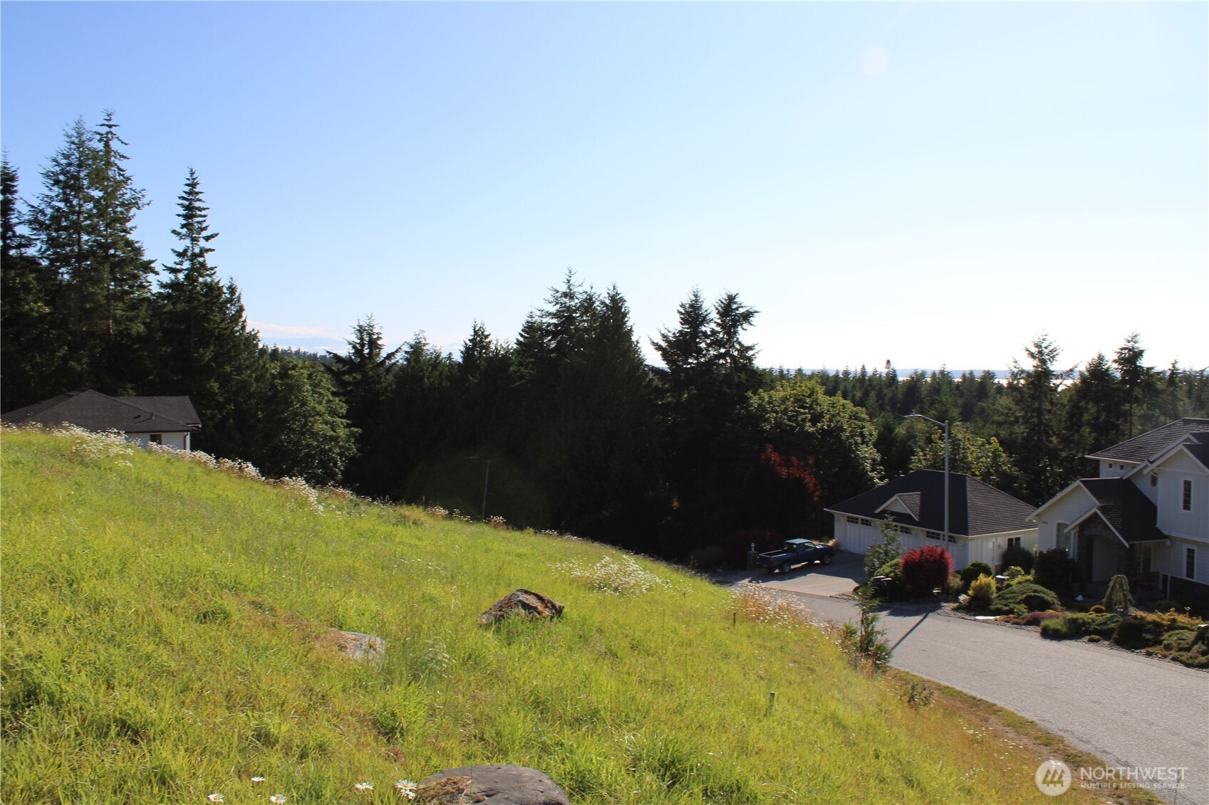 1076 Malvern Hills Drive Property Photo 8