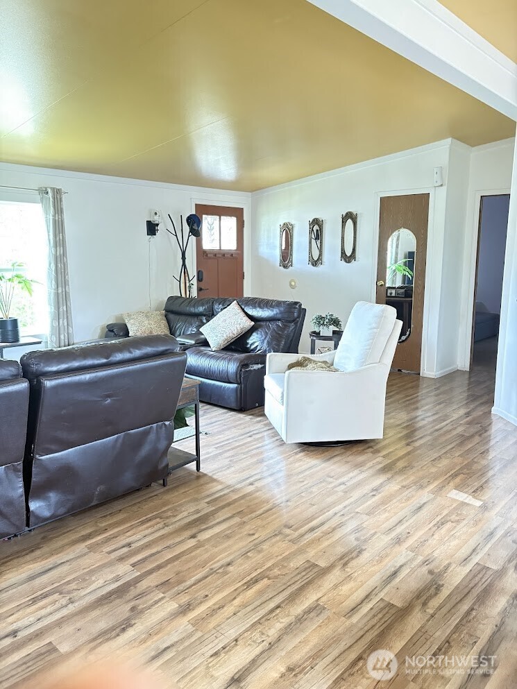 1640 Se 3rd Street Property Photo 5