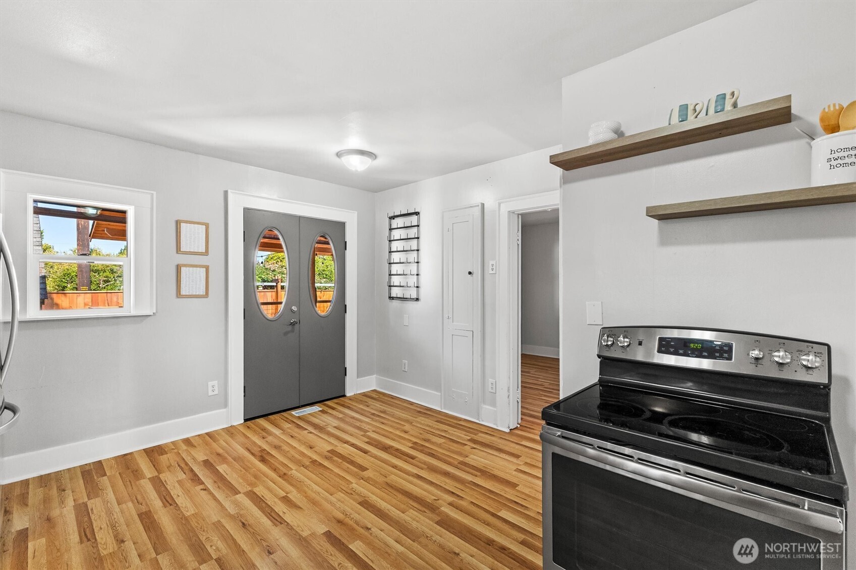 2827 Walnut Street Property Photo 9