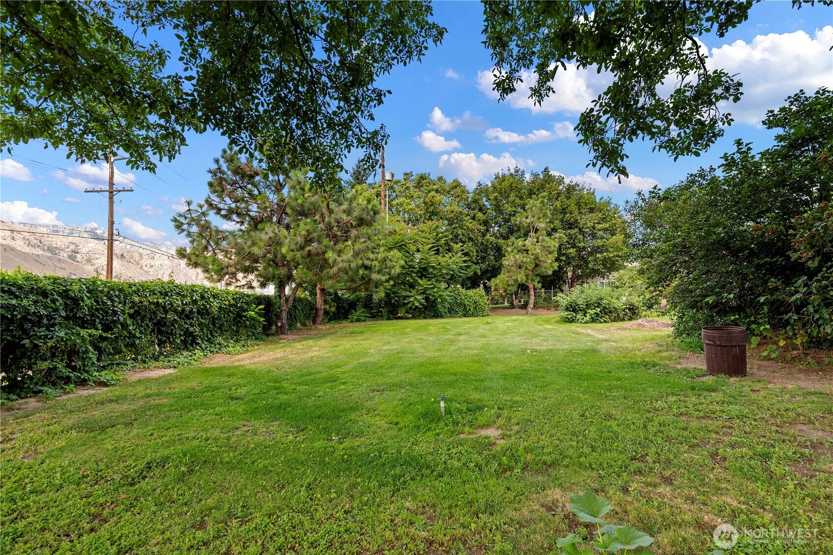2020 & 2024 Easy St Property Photo 37