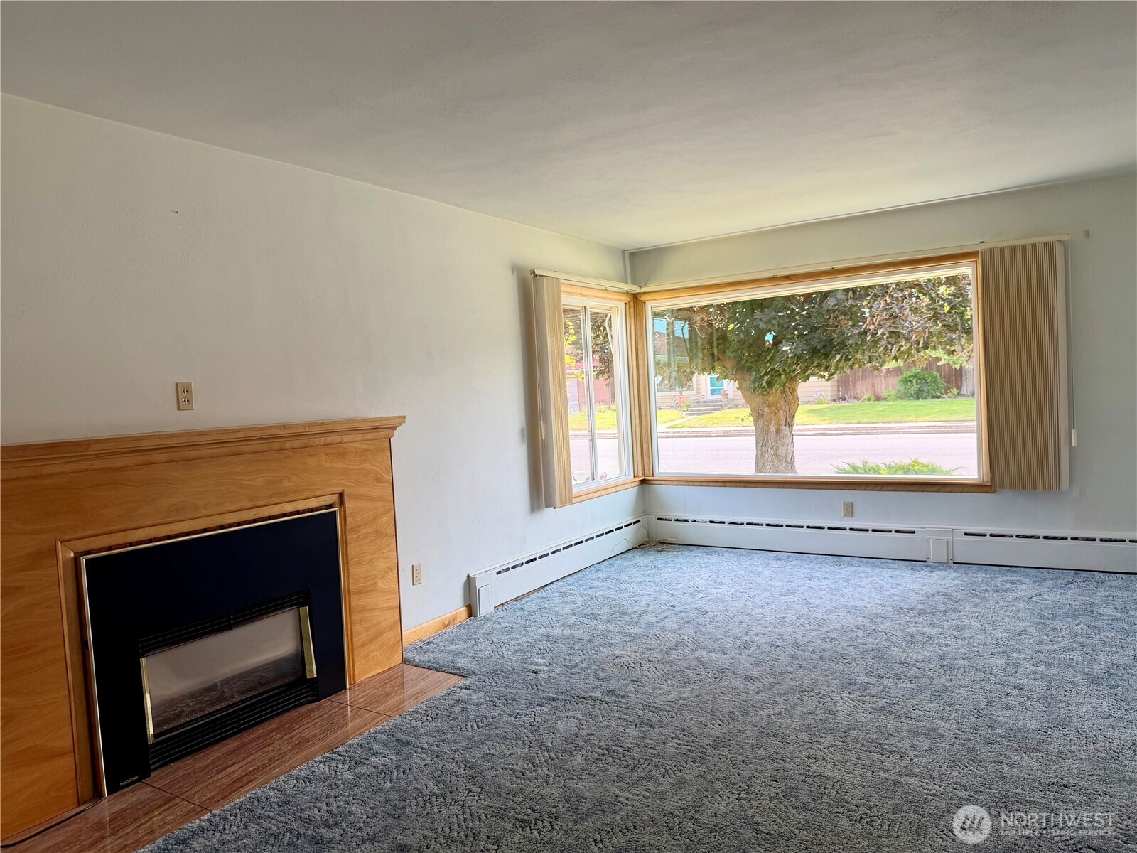 511 E 2nd Avenue Property Photo 6