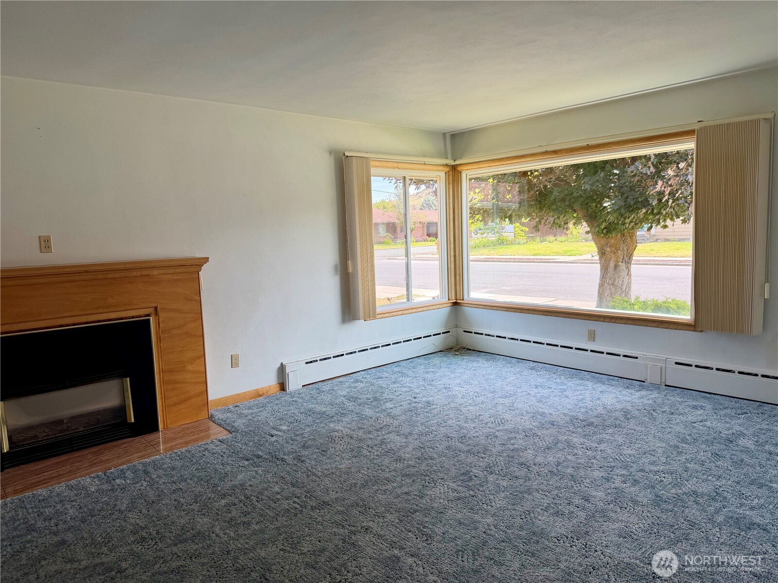 511 E 2nd Avenue Property Photo 7