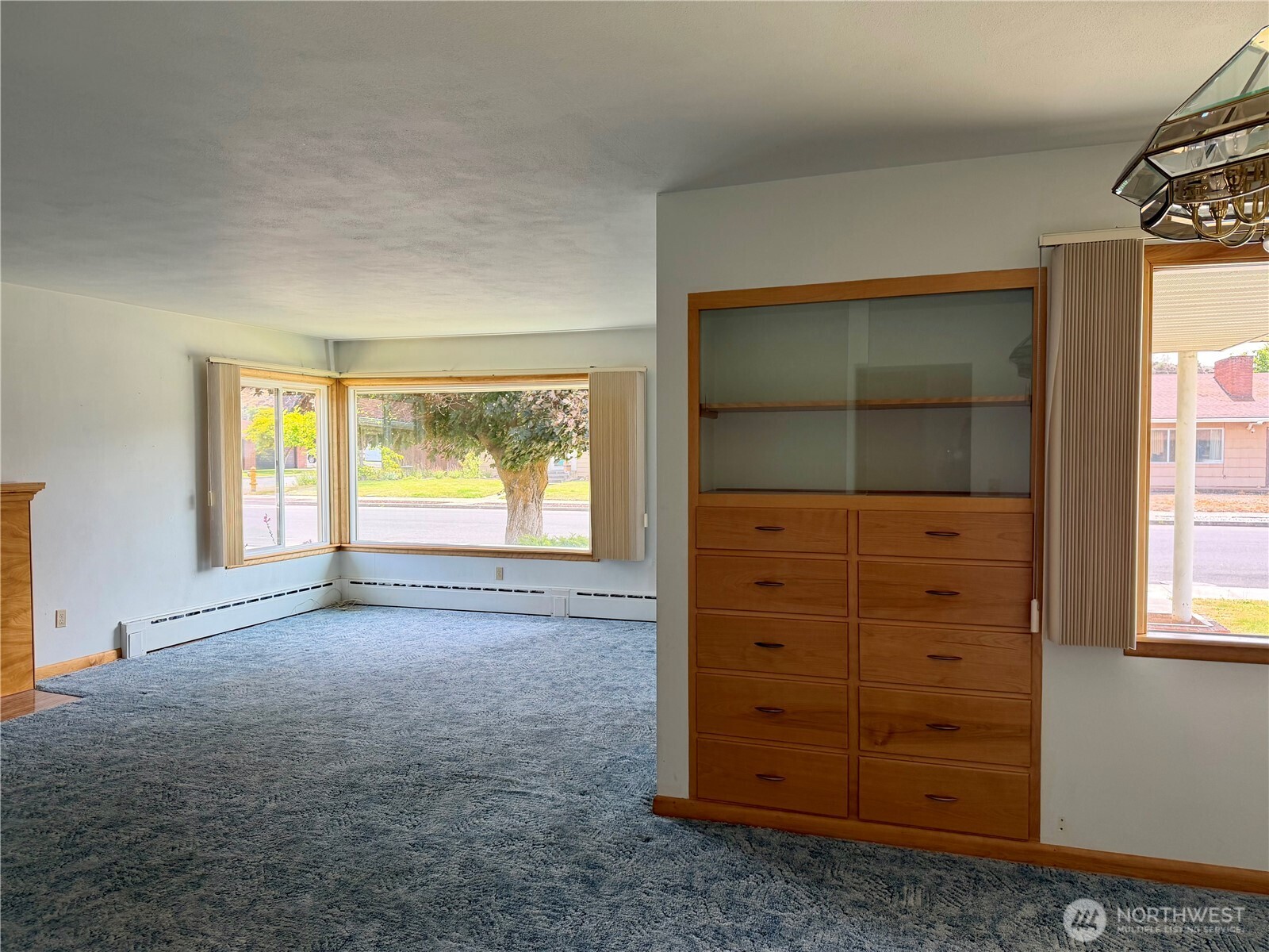 511 E 2nd Avenue Property Photo 9